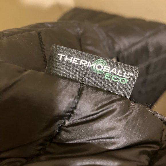 The North Face ThermoBall Trekker Jacket In Black Mens L Quilted Lyft Logo - Picture 6 of 11